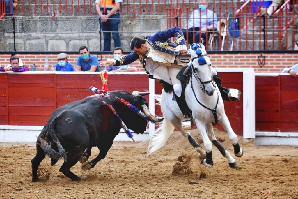 11 El Espinar David Gomes corta 1024x683 - Ventura y Galán, a hombros de su propia capacidad