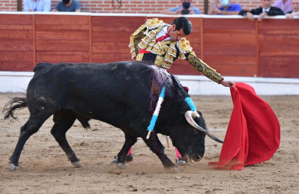 13 El Espinar Emilio de Justo natural 1024x667 - Roca Rey y Javier Cortés cierran la feria por todo lo alto