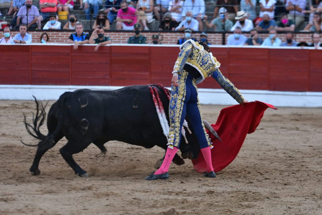 23 El Espinar Roca Rey natural 1024x683 - Roca Rey y Javier Cortés cierran la feria por todo lo alto