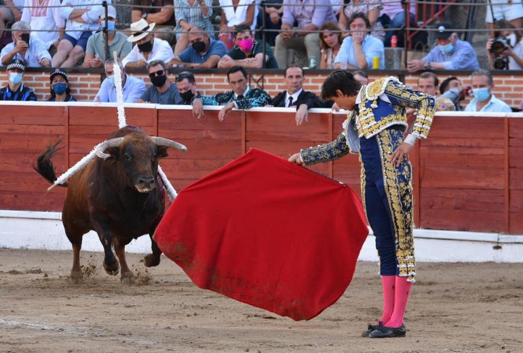 8 El Espinar Roca Rey cite 1024x692 - Roca Rey y Javier Cortés cierran la feria por todo lo alto