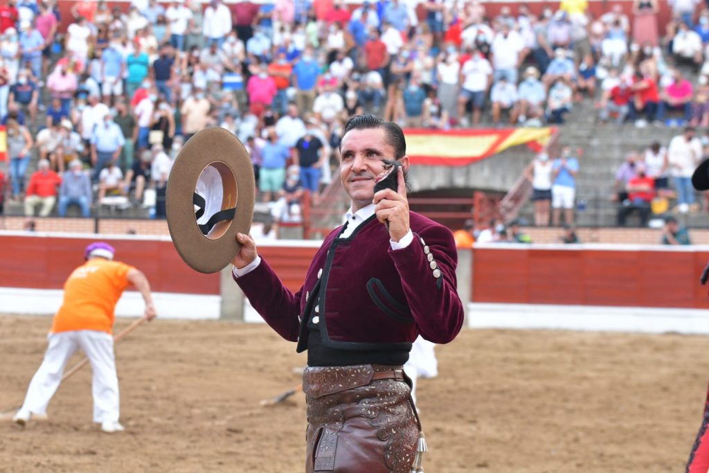 9 El Espinar Ventura oreja 1024x683 - Ventura y Galán, a hombros de su propia capacidad