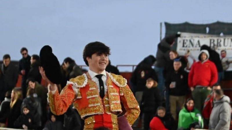 Tristán Barroso triunfa en el regreso de los toros en Ajalvir