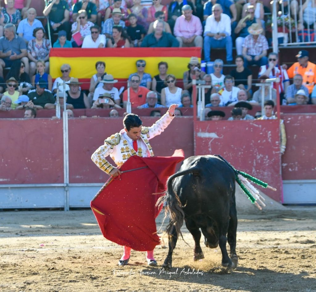 Almorox Novillada6 1024x946 - Tristán Barroso y Víctor Cerrato, doble Puerta Grande con una buena novillada de Núñez de Tarifa en Almorox