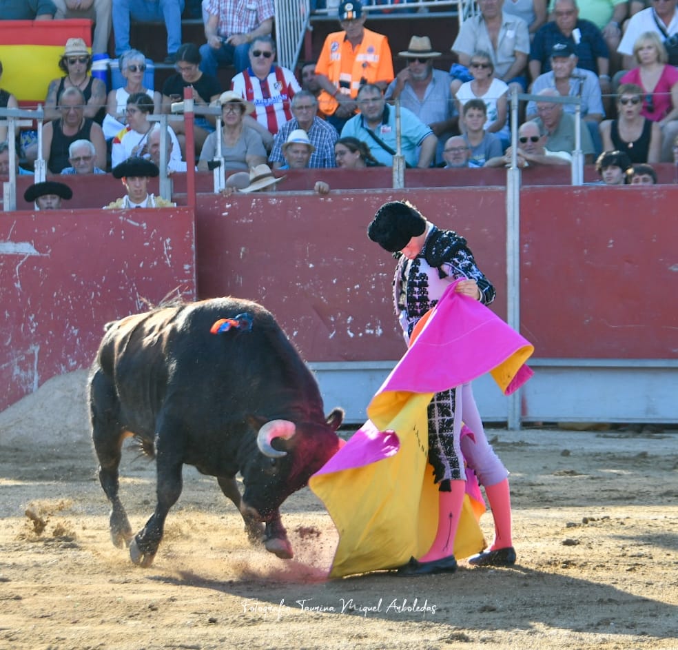 Almorox Novillada8 - Tristán Barroso y Víctor Cerrato, doble Puerta Grande con una buena novillada de Núñez de Tarifa en Almorox