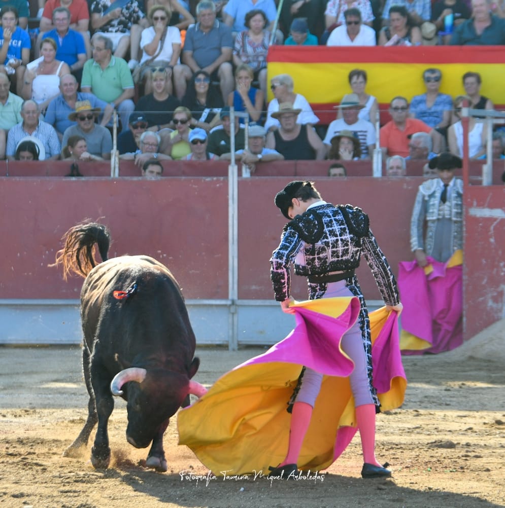 Almorox Novillada9 - Tristán Barroso y Víctor Cerrato, doble Puerta Grande con una buena novillada de Núñez de Tarifa en Almorox