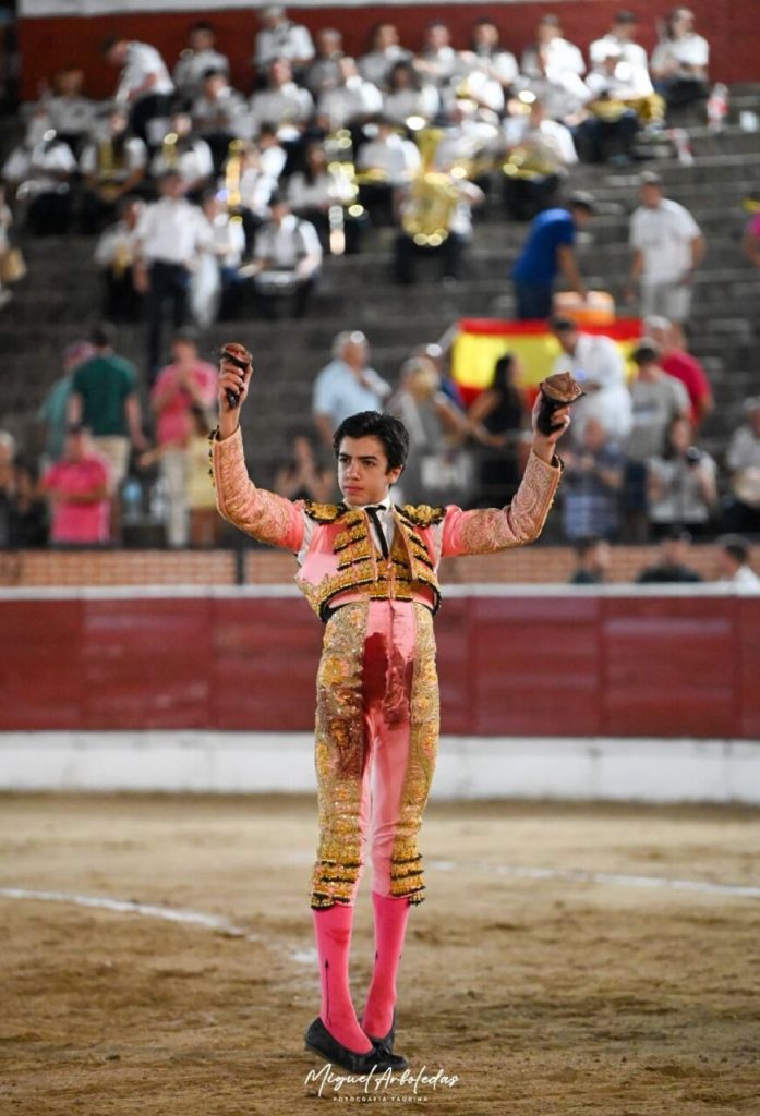 El Espinar22 697x1024 - Sergio Galán, Chicharro y Marco Pérez, tarde de emociones en El Espinar