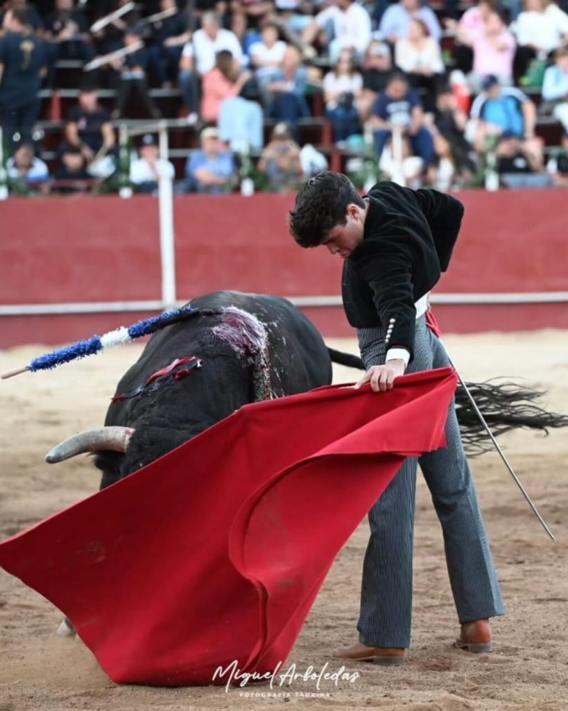 Hoyo de Pinares11 819x1024 - Javier Cortés, Jarocho y Julio Méndez, nombres propios en el festival de El Hoyo de Pinares