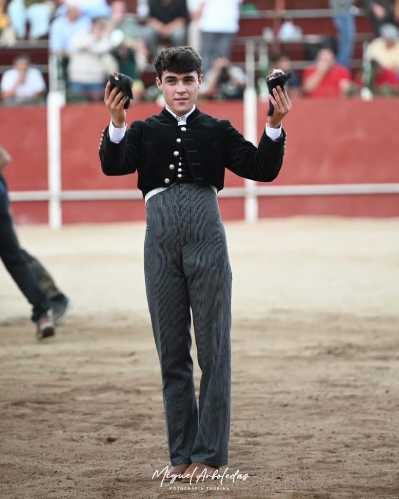 Hoyo de Pinares13 819x1024 - Javier Cortés, Jarocho y Julio Méndez, nombres propios en el festival de El Hoyo de Pinares