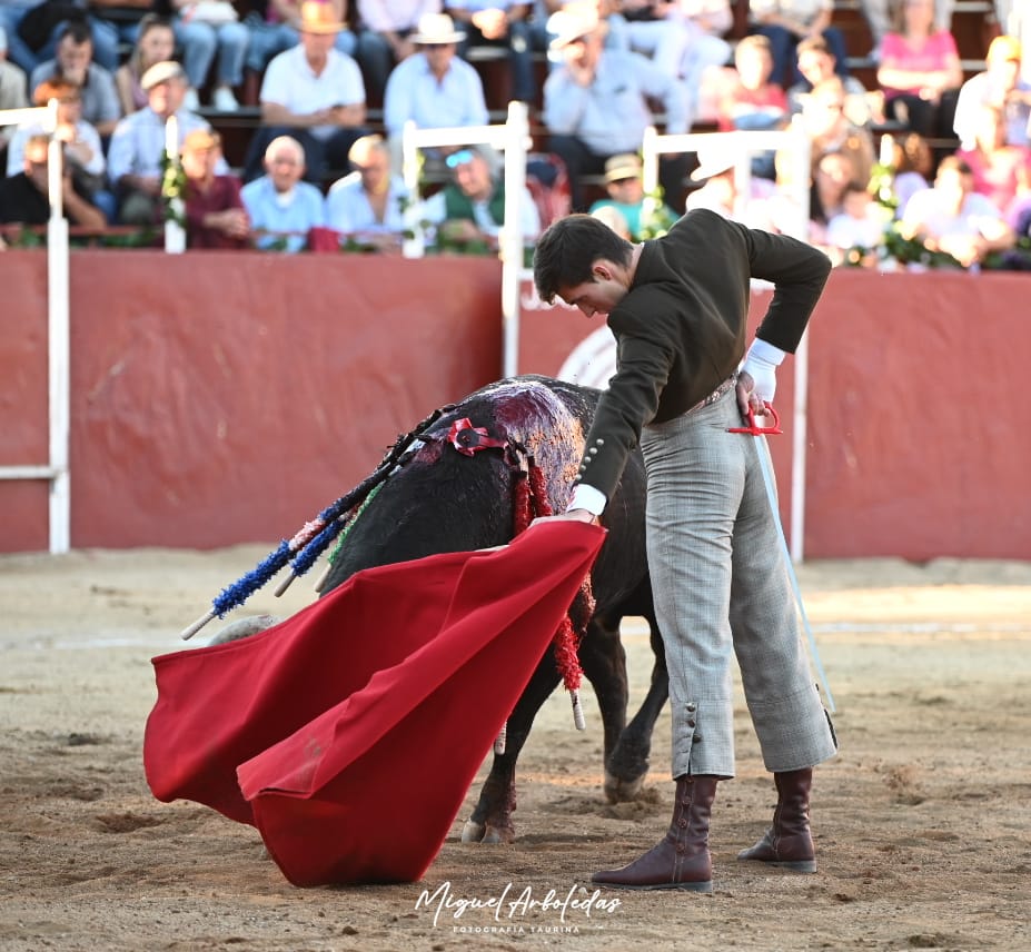 Hoyo de Pinares7 - Javier Cortés, Jarocho y Julio Méndez, nombres propios en el festival de El Hoyo de Pinares