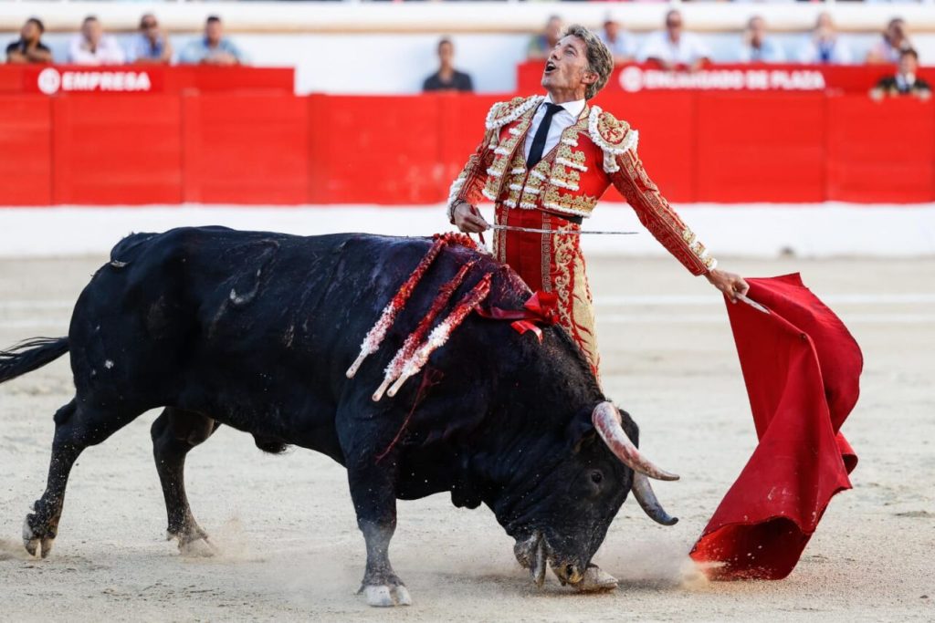 Melilla13 1024x683 - Manuel Escribano, Javier Cortés y Roca Rey, fiesta total en Melilla