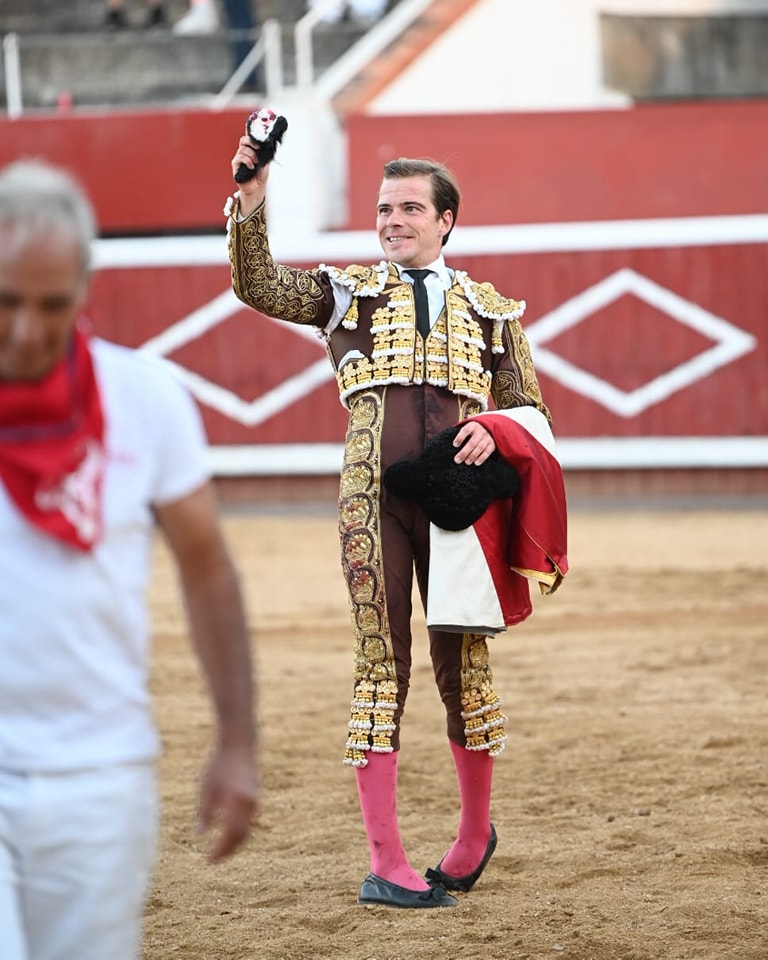 NavadelaAsuncion15 - Una gran faena de Javier Cortés en Nava de la Asunción, a hombros con Joselito Adame y Sergio Pérez de Gregorio