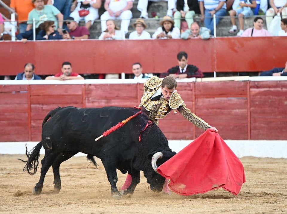 NavadelaAsuncion16 - Una gran faena de Javier Cortés en Nava de la Asunción, a hombros con Joselito Adame y Sergio Pérez de Gregorio