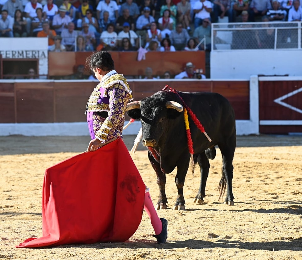 NavadelaAsuncion4 - Una gran faena de Javier Cortés en Nava de la Asunción, a hombros con Joselito Adame y Sergio Pérez de Gregorio