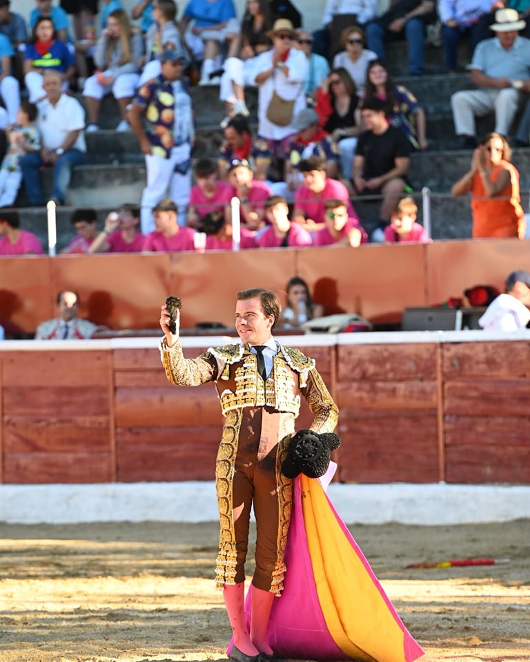 NavadelaAsuncion6 - Una gran faena de Javier Cortés en Nava de la Asunción, a hombros con Joselito Adame y Sergio Pérez de Gregorio